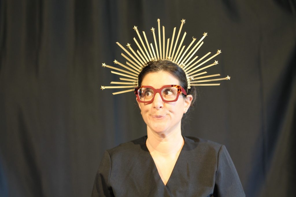 Chloé Elkaim est Maturine Ledout dans son spectacle du même nom mis en scène par Claire Pelissier.